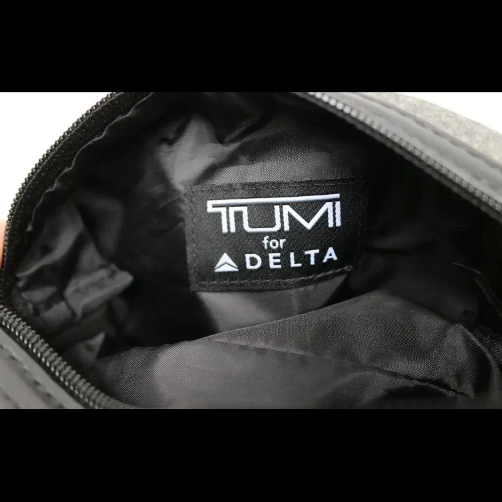 Tumi delta soft